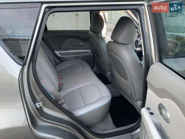 Сірий Кіа Soul, об'ємом двигуна 0 л та пробігом 142 тис. км за 7250 $, фото 8 на Automoto.ua