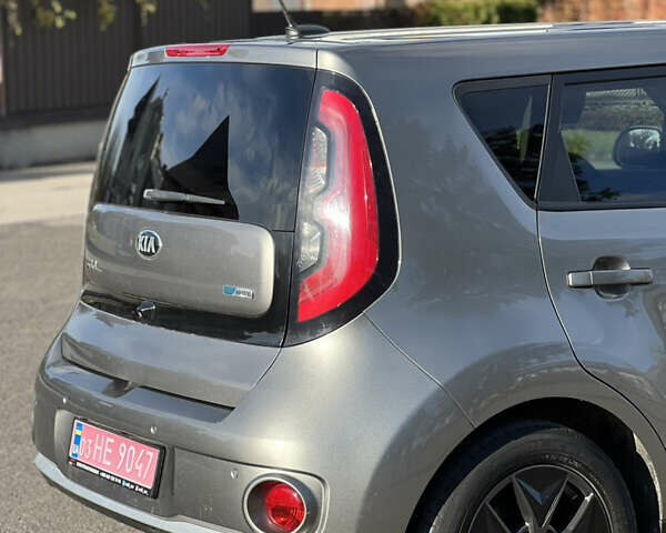 Киа Soul 2016 в Владимир-Волынский на Automoto.ua Серый Киа Soul, объемом двигателя 0 л и пробегом 143 тыс. км за 10250 $, фото 18 на Automoto.ua