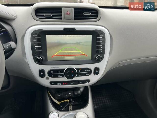 Сірий Кіа Soul, об'ємом двигуна 0 л та пробігом 107 тис. км за 6750 $, фото 24 на Automoto.ua