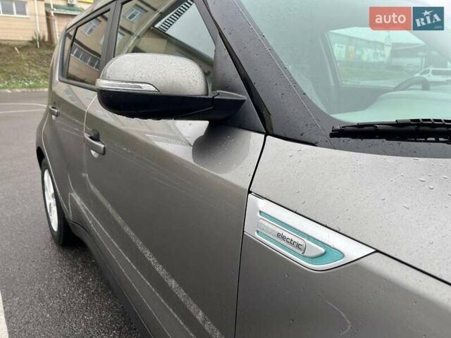 Серый Киа Soul, объемом двигателя 0 л и пробегом 42 тыс. км за 10900 $, фото 17 на Automoto.ua