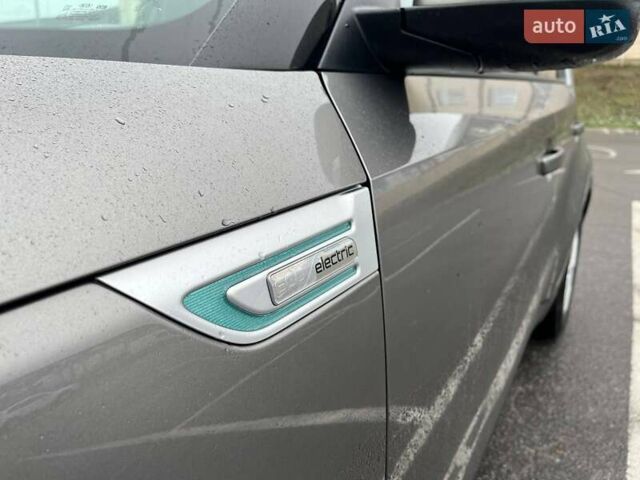 Серый Киа Soul, объемом двигателя 0 л и пробегом 42 тыс. км за 10900 $, фото 8 на Automoto.ua