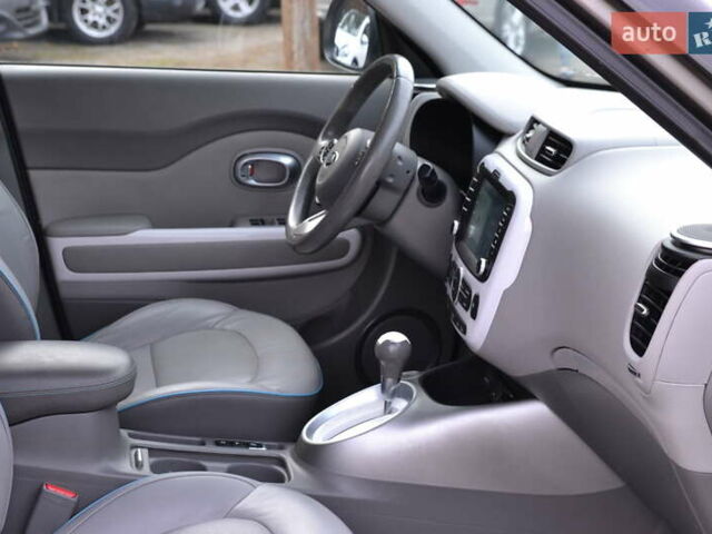 Киа Soul 2016 в Луцке на Automoto.ua Серый Киа Soul, объемом двигателя 0 л и пробегом 100 тыс. км за 11500 $, фото 22 на Automoto.ua