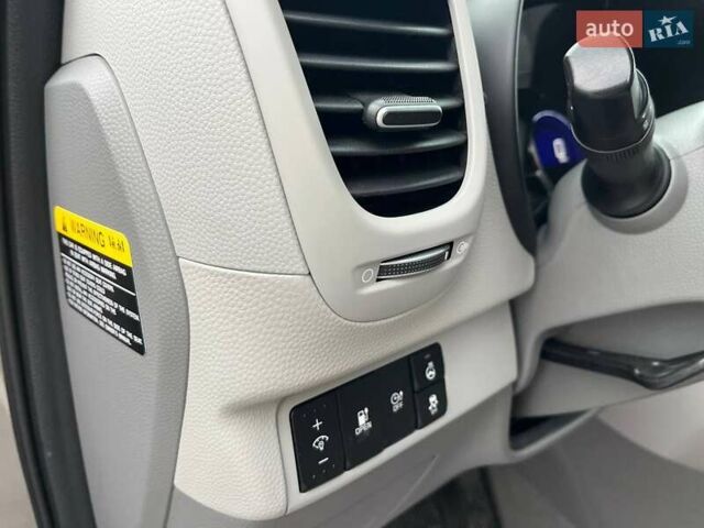 Серый Киа Soul, объемом двигателя 0 л и пробегом 42 тыс. км за 10900 $, фото 24 на Automoto.ua