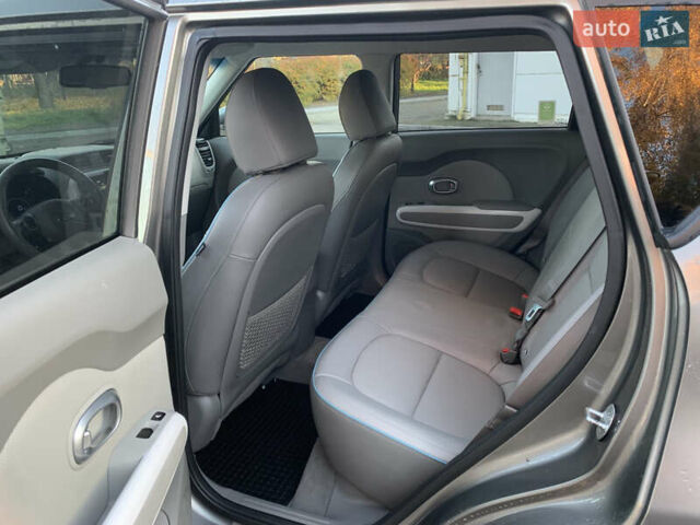 Сірий Кіа Soul, об'ємом двигуна 0 л та пробігом 142 тис. км за 7250 $, фото 10 на Automoto.ua