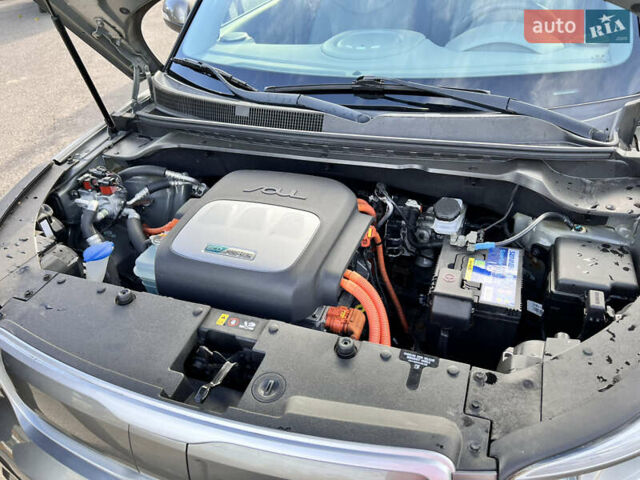 Киа Soul 2016 в Владимир-Волынский на Automoto.ua Серый Киа Soul, объемом двигателя 0 л и пробегом 143 тыс. км за 10250 $, фото 53 на Automoto.ua