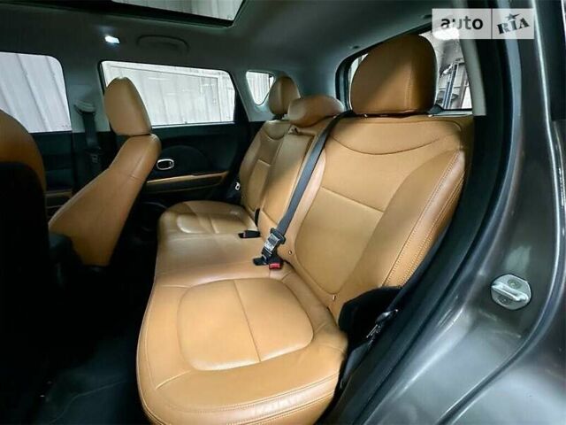 Серый Киа Soul, объемом двигателя 2 л и пробегом 145 тыс. км за 1700 $, фото 15 на Automoto.ua