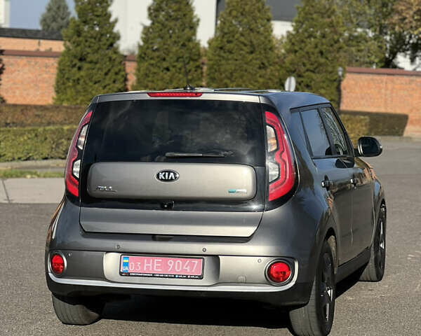 Киа Soul 2016 в Владимир-Волынский на Automoto.ua Серый Киа Soul, объемом двигателя 0 л и пробегом 143 тыс. км за 10250 $, фото 5 на Automoto.ua