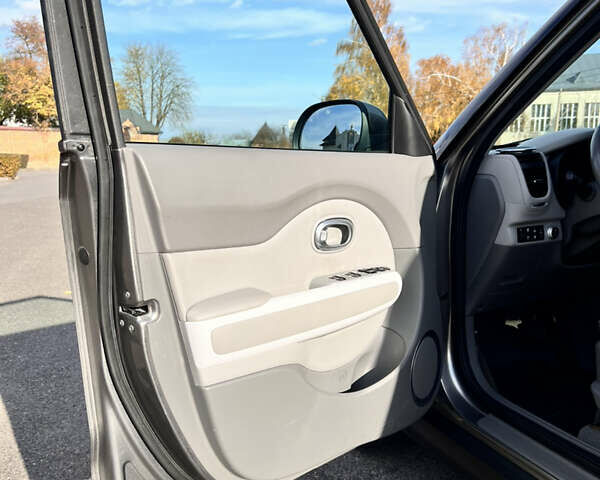 Киа Soul 2016 в Владимир-Волынский на Automoto.ua Серый Киа Soul, объемом двигателя 0 л и пробегом 143 тыс. км за 10250 $, фото 24 на Automoto.ua