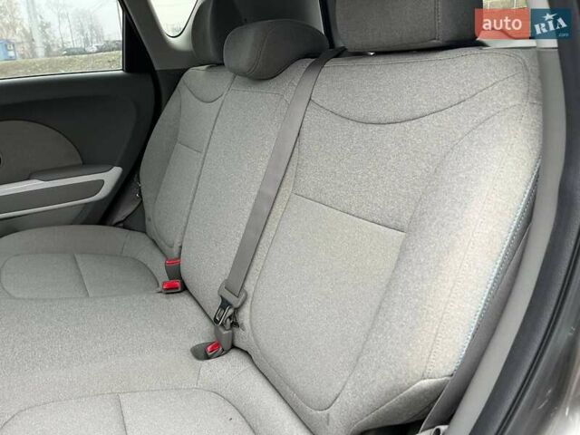 Серый Киа Soul, объемом двигателя 0 л и пробегом 42 тыс. км за 10900 $, фото 29 на Automoto.ua