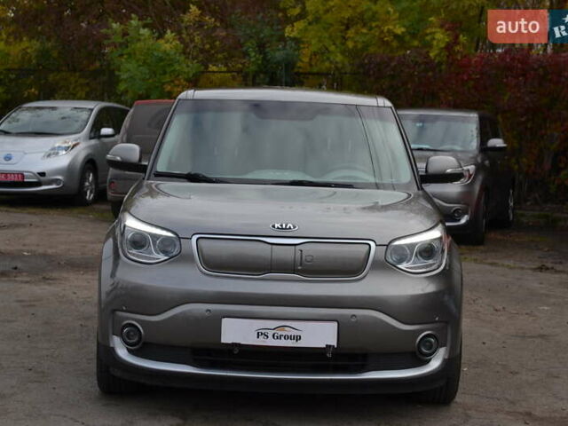 Киа Soul 2016 в Луцке на Automoto.ua Серый Киа Soul, объемом двигателя 0 л и пробегом 100 тыс. км за 11500 $, фото 2 на Automoto.ua