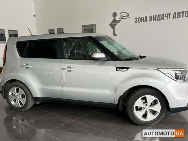 Сірий Кіа Soul, об'ємом двигуна 1.6 л та пробігом 165 тис. км за 10000 $, фото 6 на Automoto.ua