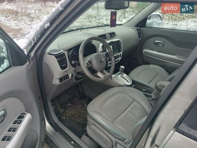 Серый Киа Soul, объемом двигателя 0 л и пробегом 99 тыс. км за 6700 $, фото 15 на Automoto.ua