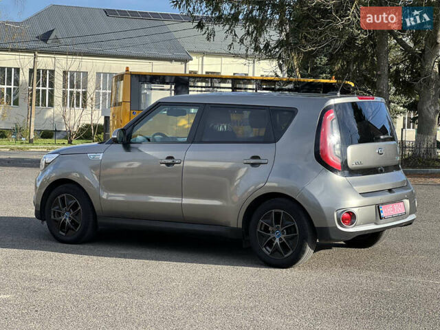 Киа Soul 2016 в Владимир-Волынский на Automoto.ua Серый Киа Soul, объемом двигателя 0 л и пробегом 143 тыс. км за 10250 $, фото 9 на Automoto.ua