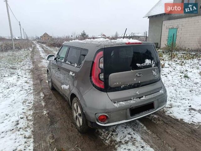 Серый Киа Soul, объемом двигателя 0 л и пробегом 99 тыс. км за 6700 $, фото 2 на Automoto.ua