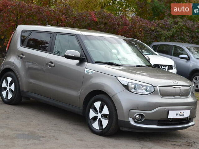 Киа Soul 2016 в Луцке на Automoto.ua Серый Киа Soul, объемом двигателя 0 л и пробегом 100 тыс. км за 11500 $, фото 3 на Automoto.ua