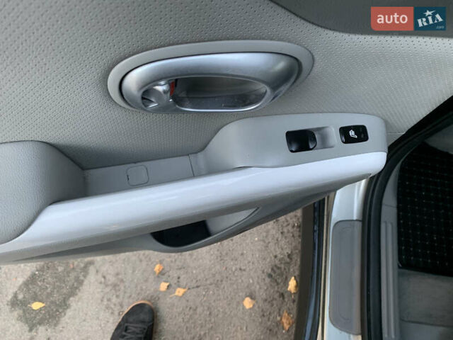 Сірий Кіа Soul, об'ємом двигуна 0 л та пробігом 142 тис. км за 7250 $, фото 12 на Automoto.ua