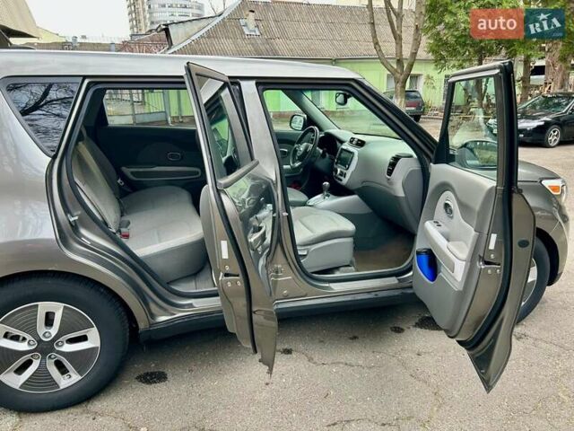 Сірий Кіа Soul, об'ємом двигуна 0 л та пробігом 79 тис. км за 7800 $, фото 23 на Automoto.ua