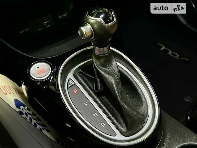 Серый Киа Soul, объемом двигателя 2 л и пробегом 145 тыс. км за 1700 $, фото 13 на Automoto.ua