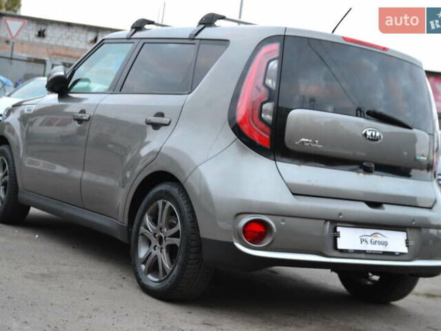 Киа Soul 2016 в Луцке на Automoto.ua Серый Киа Soul, объемом двигателя 0 л и пробегом 125 тыс. км за 5999 $, фото 10 на Automoto.ua