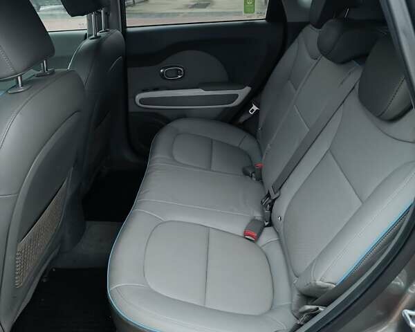 Серый Киа Soul, объемом двигателя 0 л и пробегом 130 тыс. км за 6150 $, фото 25 на Automoto.ua