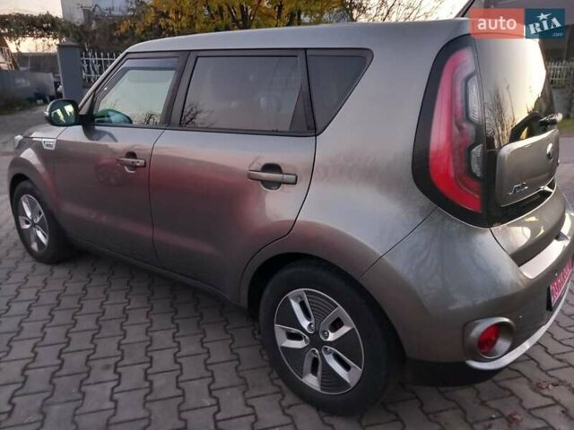 Сірий Кіа Soul, об'ємом двигуна 0 л та пробігом 105 тис. км за 11200 $, фото 3 на Automoto.ua