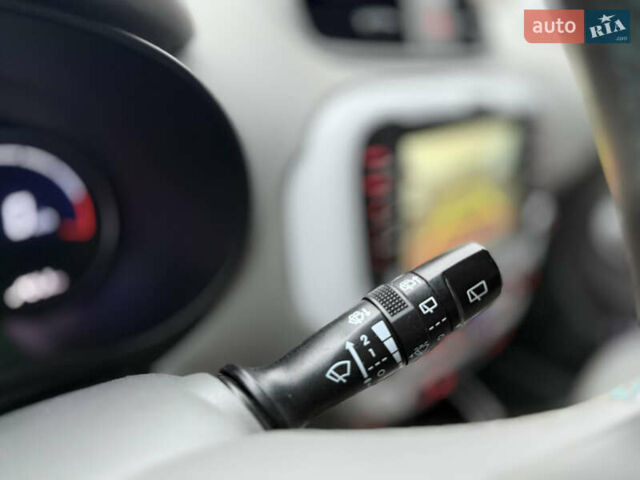 Сірий Кіа Soul, об'ємом двигуна 0 л та пробігом 141 тис. км за 10444 $, фото 21 на Automoto.ua