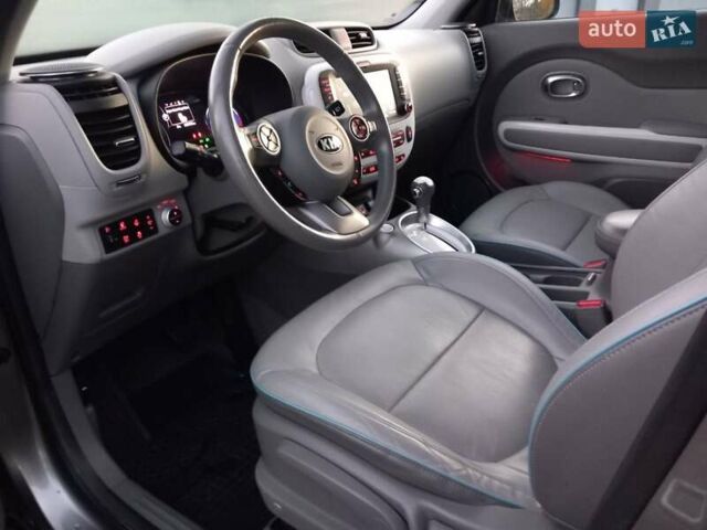 Сірий Кіа Soul, об'ємом двигуна 0 л та пробігом 105 тис. км за 11200 $, фото 13 на Automoto.ua