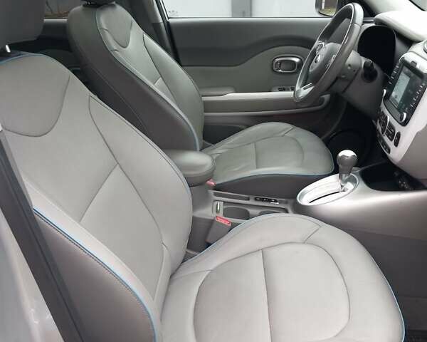 Серый Киа Soul, объемом двигателя 0 л и пробегом 60 тыс. км за 11700 $, фото 9 на Automoto.ua