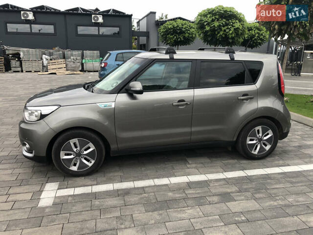 Сірий Кіа Soul, об'ємом двигуна 0 л та пробігом 130 тис. км за 10500 $, фото 3 на Automoto.ua