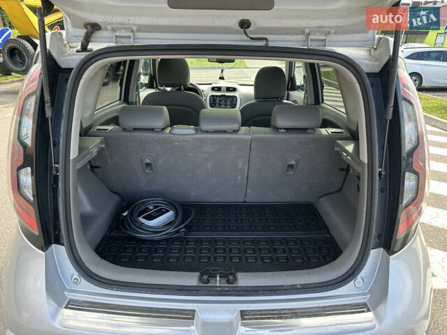 Сірий Кіа Soul, об'ємом двигуна 0 л та пробігом 161 тис. км за 10200 $, фото 53 на Automoto.ua