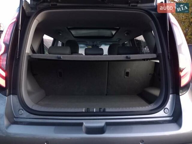 Сірий Кіа Soul, об'ємом двигуна 0 л та пробігом 105 тис. км за 11200 $, фото 10 на Automoto.ua
