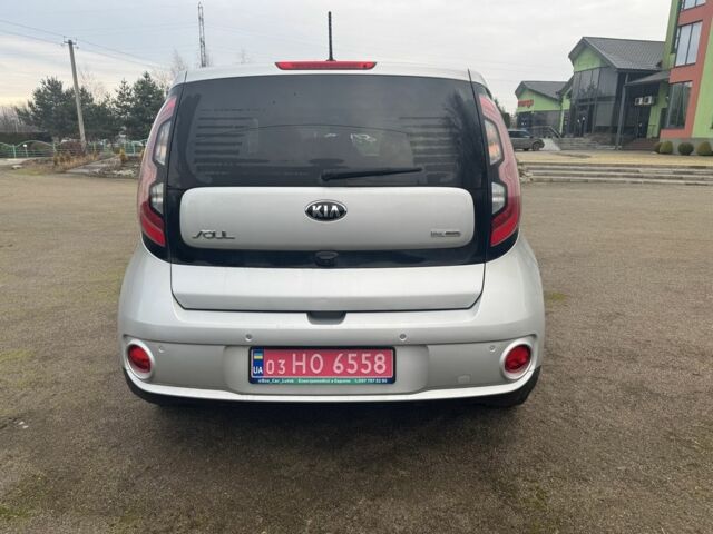 Серый Киа Soul, объемом двигателя 0 л и пробегом 100 тыс. км за 10300 $, фото 4 на Automoto.ua