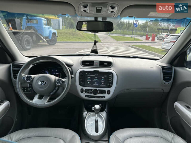Сірий Кіа Soul, об'ємом двигуна 0 л та пробігом 161 тис. км за 10200 $, фото 34 на Automoto.ua