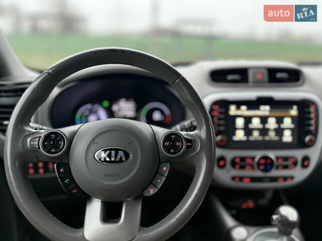 Сірий Кіа Soul, об'ємом двигуна 0 л та пробігом 141 тис. км за 10444 $, фото 15 на Automoto.ua