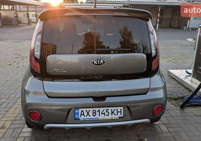 Сірий Кіа Soul, об'ємом двигуна 2 л та пробігом 108 тис. км за 11300 $, фото 7 на Automoto.ua