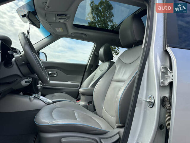 Сірий Кіа Soul, об'ємом двигуна 0 л та пробігом 161 тис. км за 10350 $, фото 26 на Automoto.ua