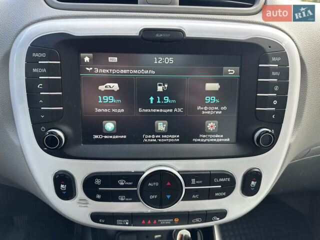 Сірий Кіа Soul, об'ємом двигуна 0 л та пробігом 161 тис. км за 10350 $, фото 15 на Automoto.ua