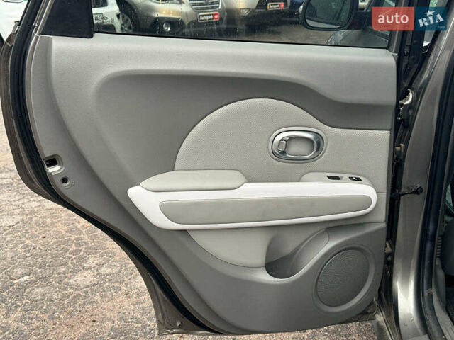 Киа Soul 2017 в Виннице на Automoto.ua Серый Киа Soul, объемом двигателя 0 л и пробегом 108 тыс. км за 10390 $, фото 15 на Automoto.ua
