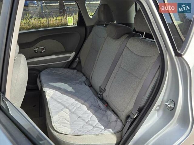 Сірий Кіа Soul, об'ємом двигуна 0 л та пробігом 116 тис. км за 9700 $, фото 13 на Automoto.ua