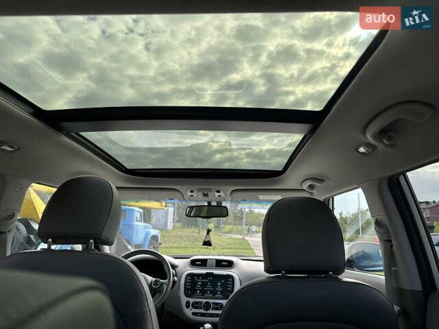 Сірий Кіа Soul, об'ємом двигуна 0 л та пробігом 161 тис. км за 10200 $, фото 52 на Automoto.ua