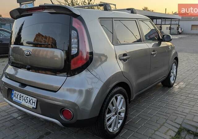 Сірий Кіа Soul, об'ємом двигуна 2 л та пробігом 108 тис. км за 11300 $, фото 8 на Automoto.ua