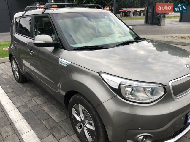 Сірий Кіа Soul, об'ємом двигуна 0 л та пробігом 130 тис. км за 10500 $, фото 12 на Automoto.ua