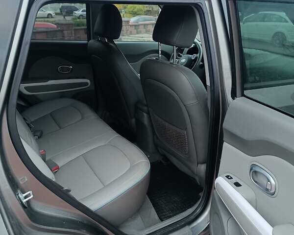 Серый Киа Soul, объемом двигателя 0 л и пробегом 130 тыс. км за 6150 $, фото 34 на Automoto.ua