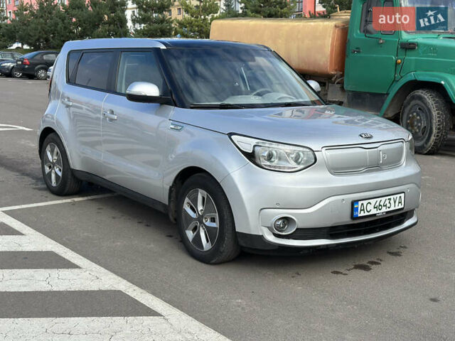 Киа Soul 2017 в Ровно на Automoto.ua Серый Киа Soul, объемом двигателя 0 л и пробегом 161 тыс. км за 10450 $, фото 10 на Automoto.ua