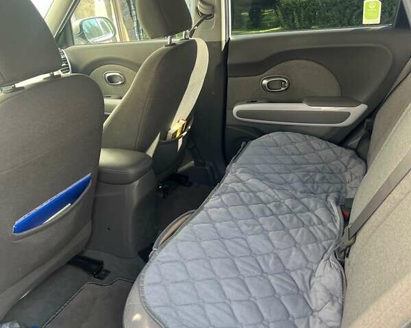 Сірий Кіа Soul, об'ємом двигуна 0 л та пробігом 71 тис. км за 11000 $, фото 3 на Automoto.ua