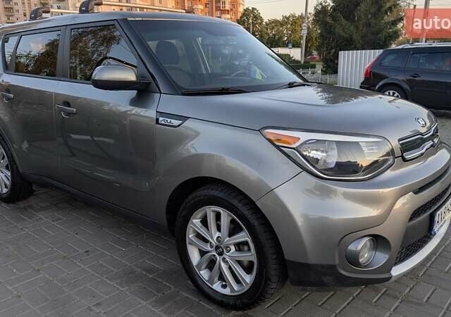 Сірий Кіа Soul, об'ємом двигуна 2 л та пробігом 108 тис. км за 11300 $, фото 3 на Automoto.ua