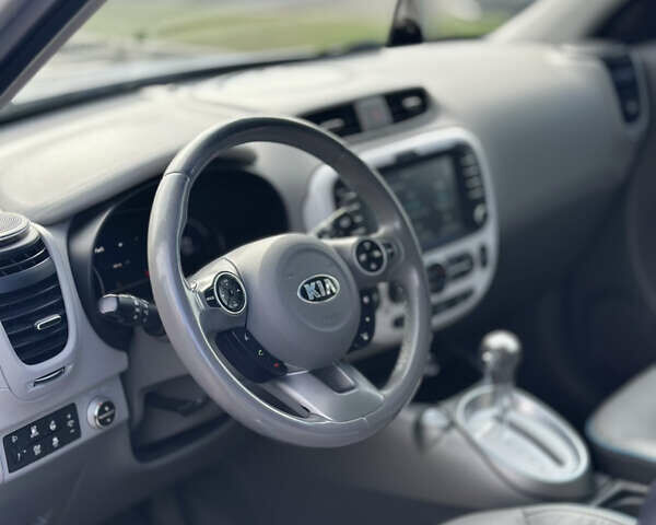 Сірий Кіа Soul, об'ємом двигуна 0 л та пробігом 161 тис. км за 10200 $, фото 26 на Automoto.ua