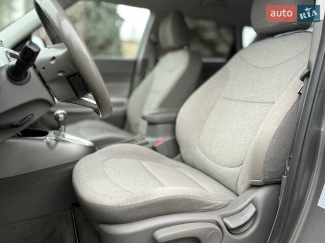 Сірий Кіа Soul, об'ємом двигуна 0 л та пробігом 141 тис. км за 10444 $, фото 7 на Automoto.ua