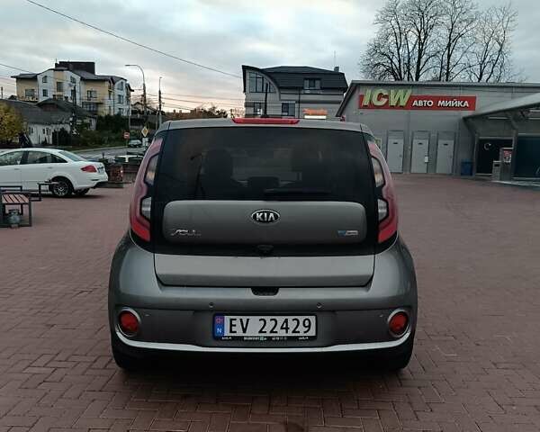 Серый Киа Soul, объемом двигателя 0 л и пробегом 130 тыс. км за 6150 $, фото 9 на Automoto.ua
