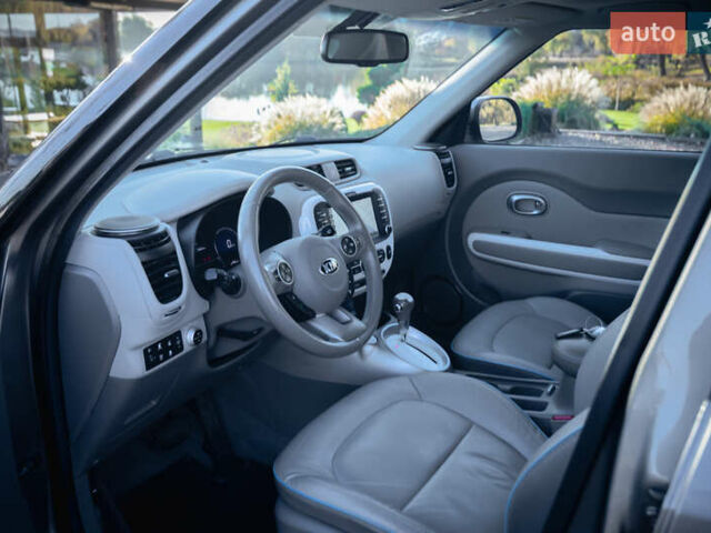 Сірий Кіа Soul, об'ємом двигуна 0 л та пробігом 46 тис. км за 11750 $, фото 14 на Automoto.ua